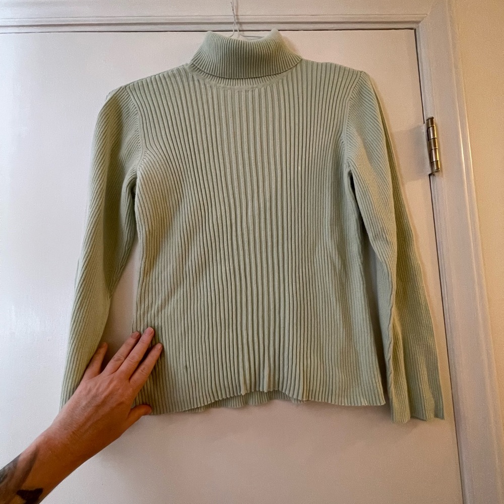 EUC JH COLLECTIBLES TURTLENECK LONG SLEEVE SWEATER